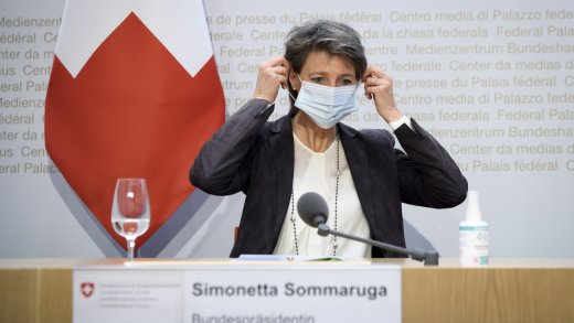 Bundespräsidentin Simonetta Sommaruga verkündete im Winter 2020 die Verschärfung der Corona-Massnahmen. (Bild: Keystone)