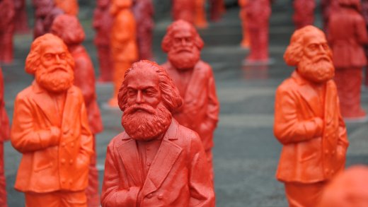 Klassenlose Gesellschaft: Das war das Ziel von Karl Marx. Foto: Shutterstock