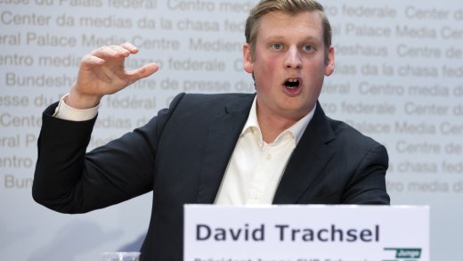 David Trachsel, Präsident der Jungen SVP, macht vorwärts mit einer Idee von Christoph Blocher. Bild: Keystone