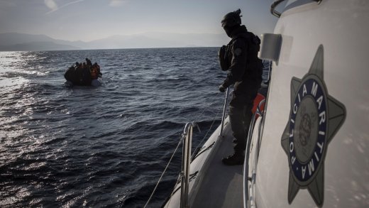 Rückschiebungen im Mittelmeer: Die Frontex im Einsatz. Bild: Keystone-SDA