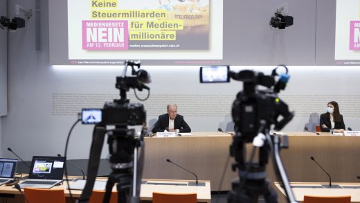 Medienkonferenz des Komitees «Mediengesetz Nein». Foto: Keystone/Peter Klaunzer