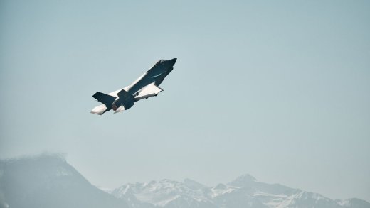 Hebt ab: Ein F-35 über dem Schweizer Flugplatz Payerne. Bild: VBS/DDPS