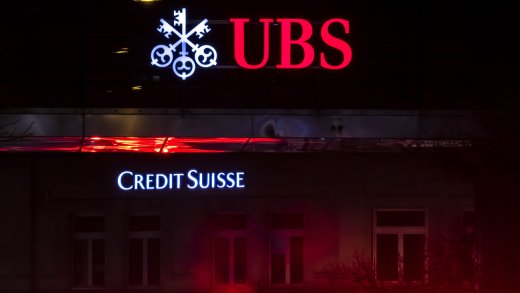 Innerhalb weniger Tage wurde die UBS von den Behörden dazu gebracht, die am Abgrund stehende CS zu übernehmen. (Bild: Keystone)