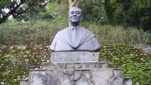 Ein Denkmal in Taipeh: Der pragmatische Pazifist Hu Shi. Foto: Wikipedia