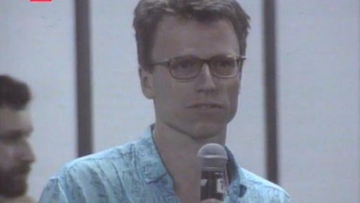 Eingebetteter Reporter: Wissenschaftsjournalist Beat Glogger an der Konferenz von Rio, 1992. Bild: Screenshot SRF