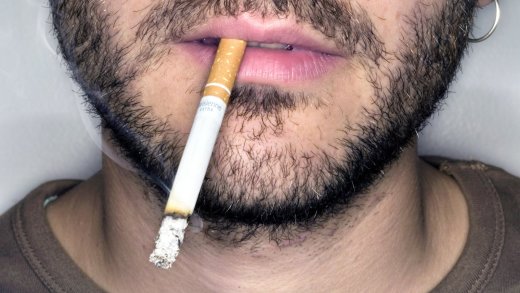 Rauchen könnte mitunter auch einige gesundheitliche Vorteile bieten. Bild: Keystone