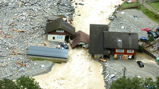 Teures Einzelereignis: Hochwasserkatastrophe 2005 (im Bild Madranertal, UR). Bild: Keystone