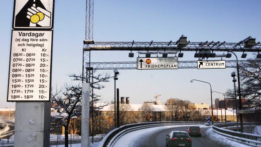 Wegzoll: In Stockholm kostet die Nutzung der Strassen zu gewissen Zeiten zusätzlich. Droht ein solches System auch der Schweiz? (Bild: Keystone)
